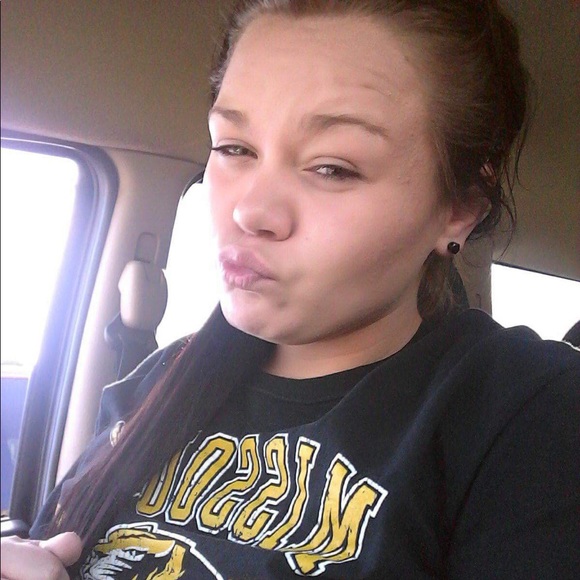 Meet your Posher, Mercades - Picture 1 of 1